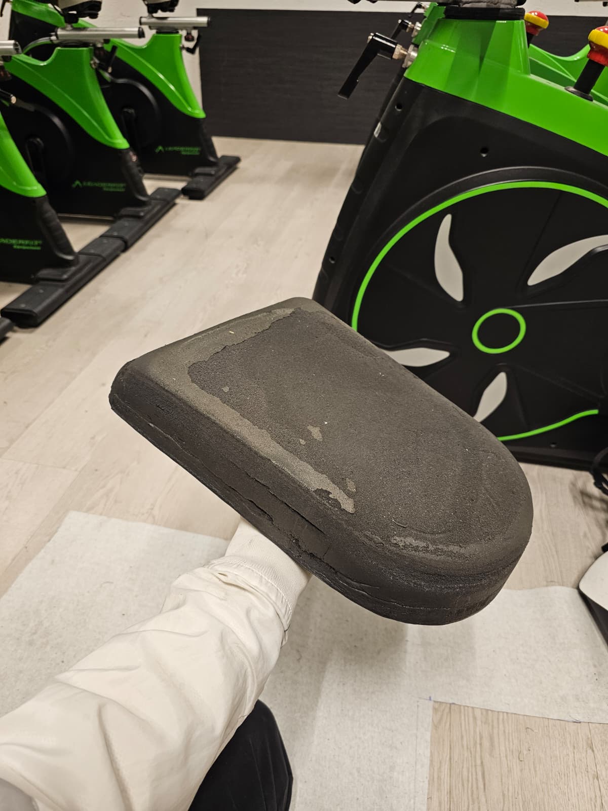 Assise vélo spinning usée