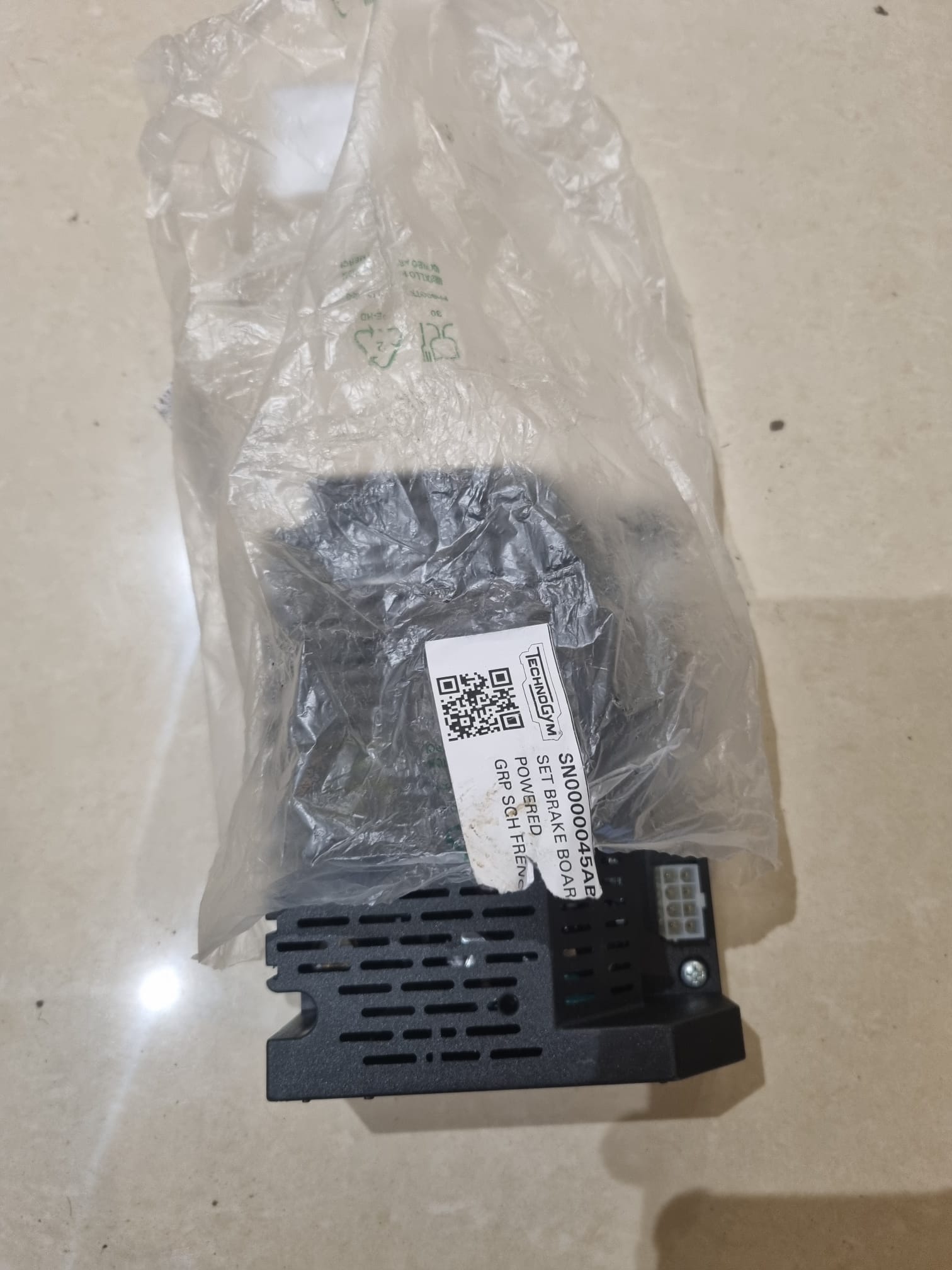 Kit LWOKIT Technogym pour vélo Artis Unity dans son emballage d'origine