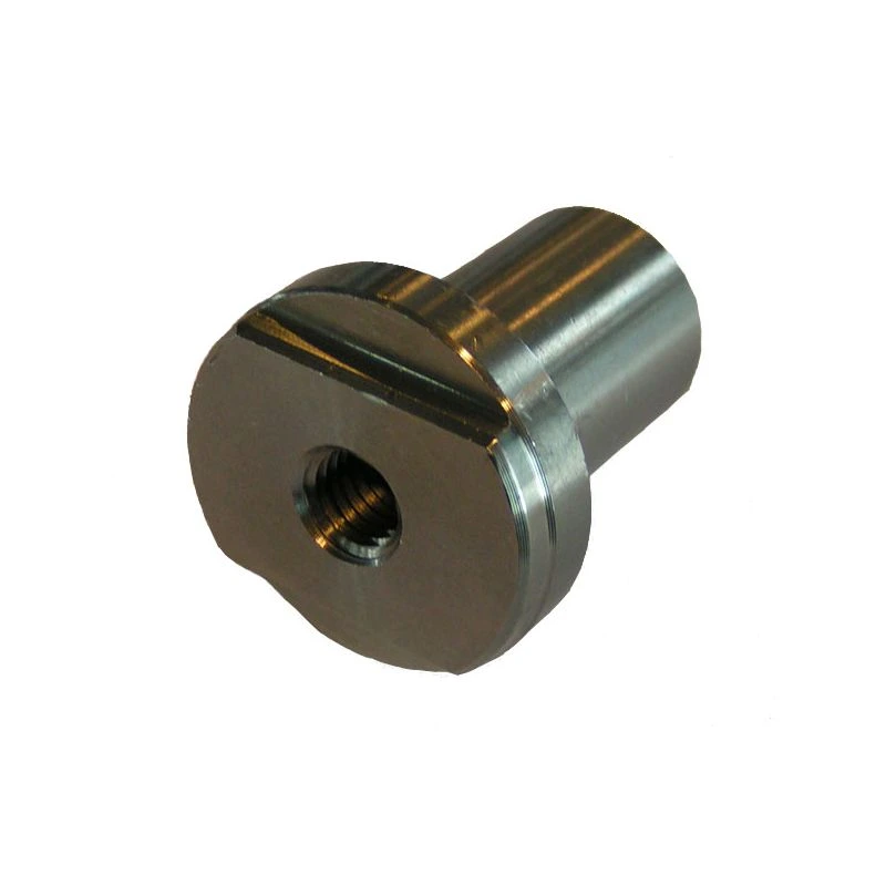 Adaptateur métallique usiné